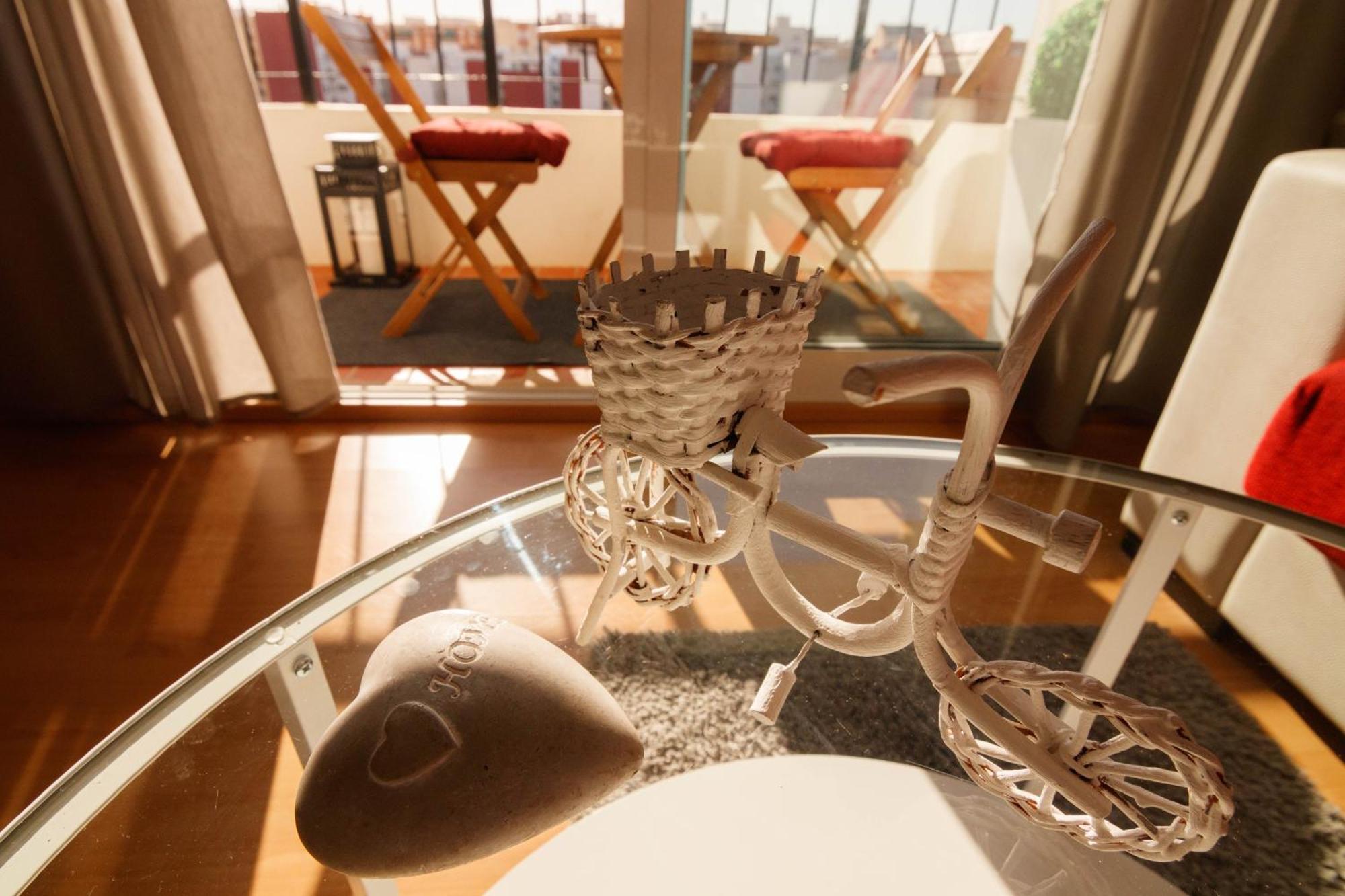 Luminoso. Comodo. Acogedor. Wifi. Junto A Ave Valencia Exterior foto